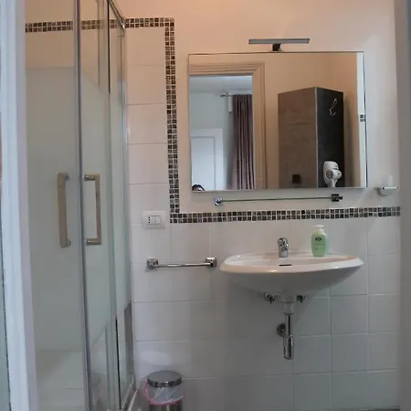 Charming Tilli With Parking Apartment *