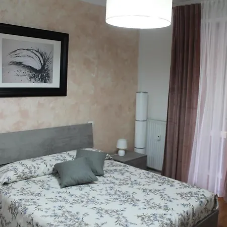 Charming Tilli With Parking דירה פרוג'ה