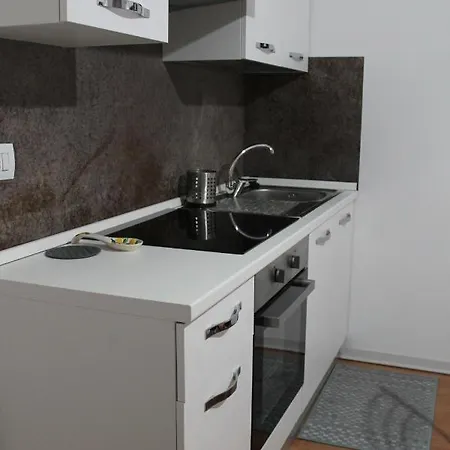 Charming Tilli With Parking פרוג'ה