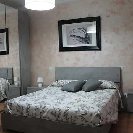 Charming Tilli With Parking Apartment *