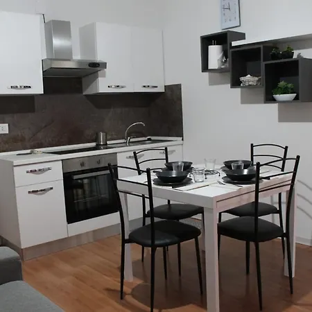 Charming Tilli With Parking Apartament