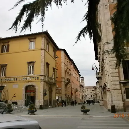 Charming Tilli With Parking Apartment Perugia
