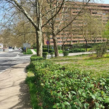 Charming Tilli With Parking Apartment *