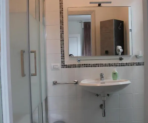 Charming Tilli With Parking Apartment *