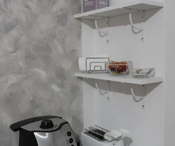 Charming Tilli With Parking Apartment